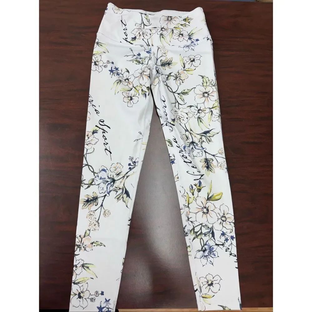 Victoria’s Secret Sport Knockout Athletic Leggings Size Small Short
